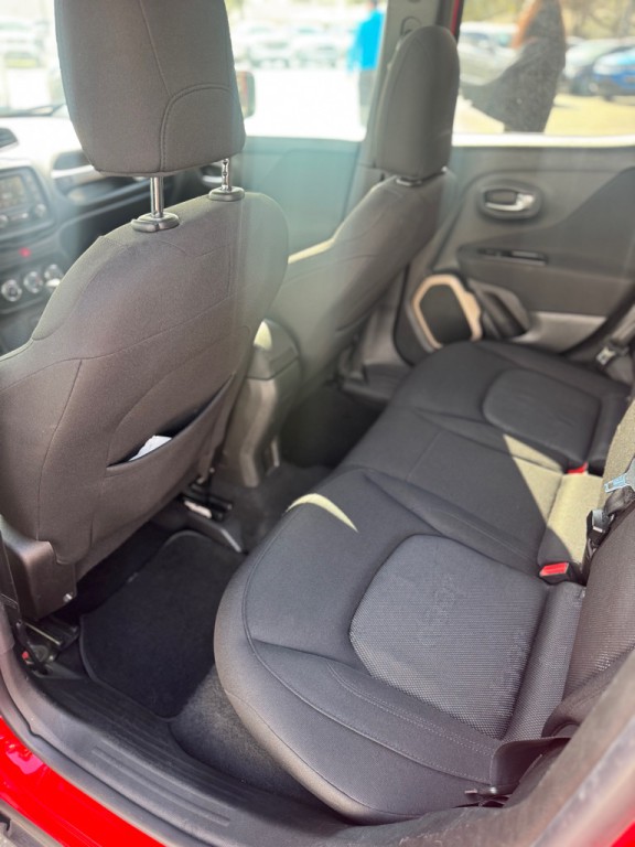 2016 Jeep Renegade Image 18