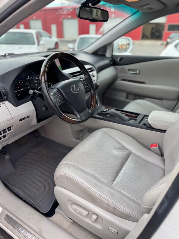 2011 Lexus RX Image 11