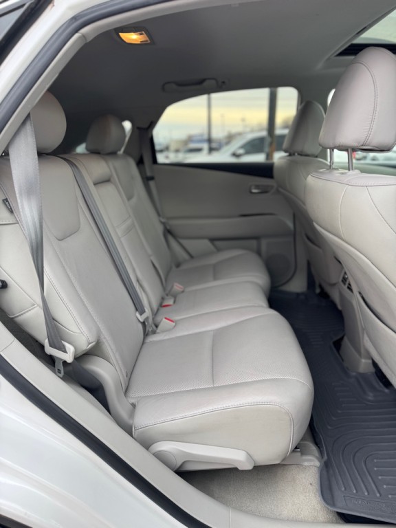 2011 Lexus RX Image 16