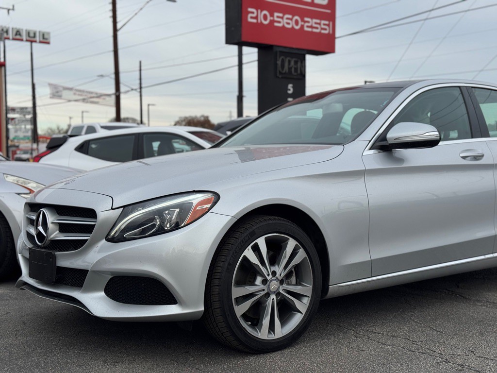 2015 Mercedes-Benz C-Class Image 4