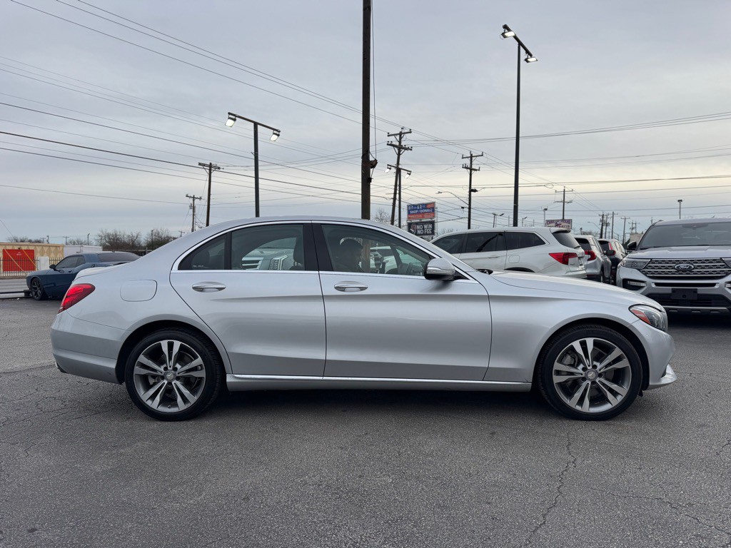 2015 Mercedes-Benz C-Class Image 9