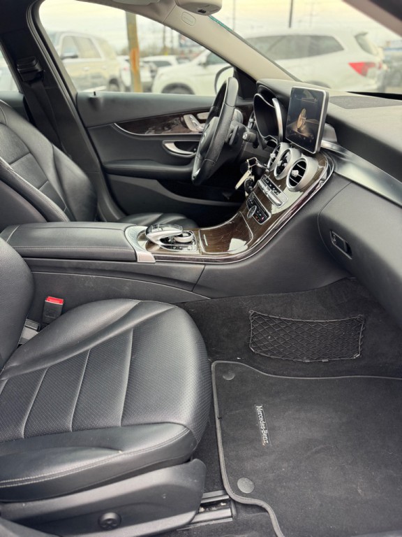 2015 Mercedes-Benz C-Class Image 16