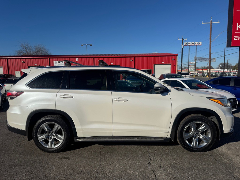 2016 Toyota Highlander Image 10