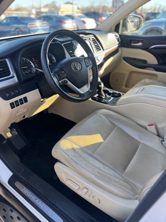 2016 Toyota Highlander Image 13