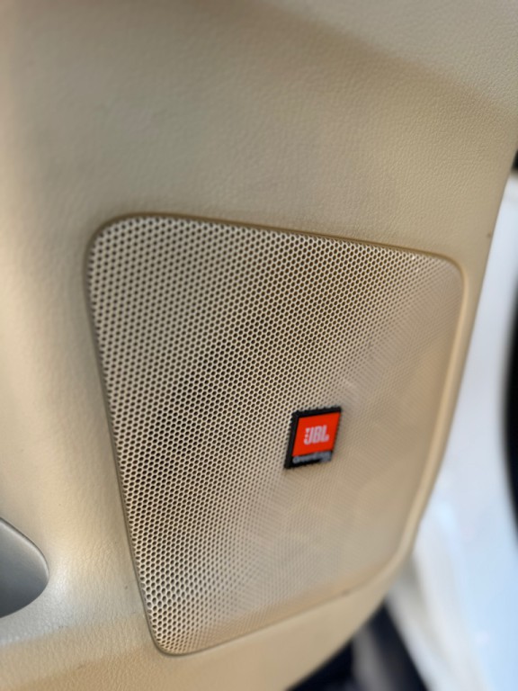 2016 Toyota Highlander Image 21