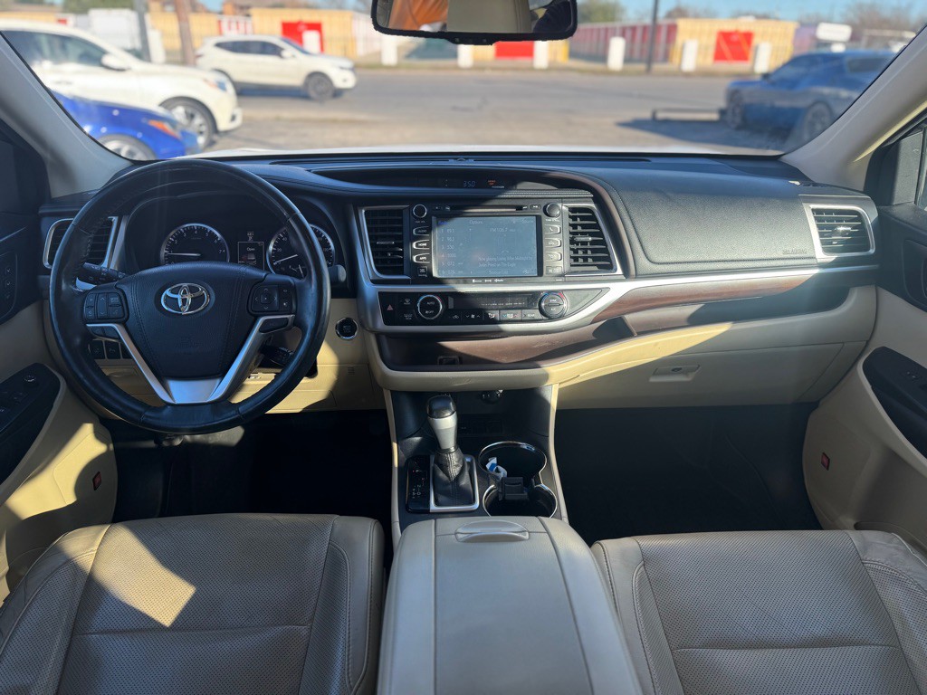 2016 Toyota Highlander Image 23
