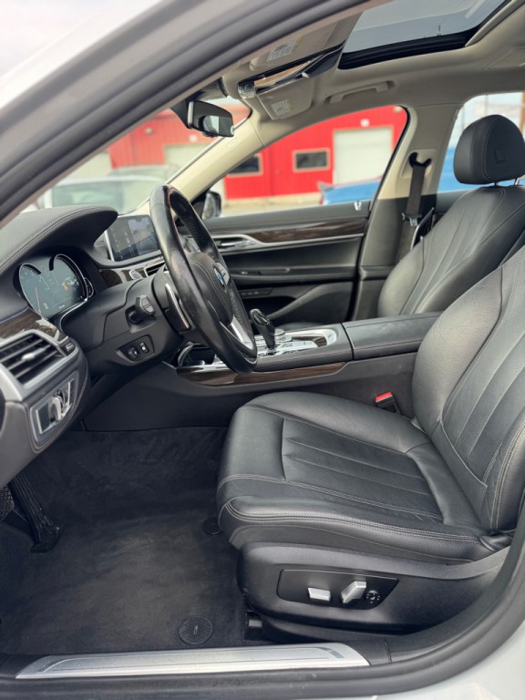 2019 BMW 7 Series Image 14