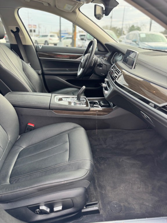 2019 BMW 7 Series Image 17