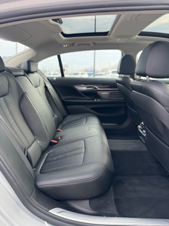 2019 BMW 7 Series Image 19