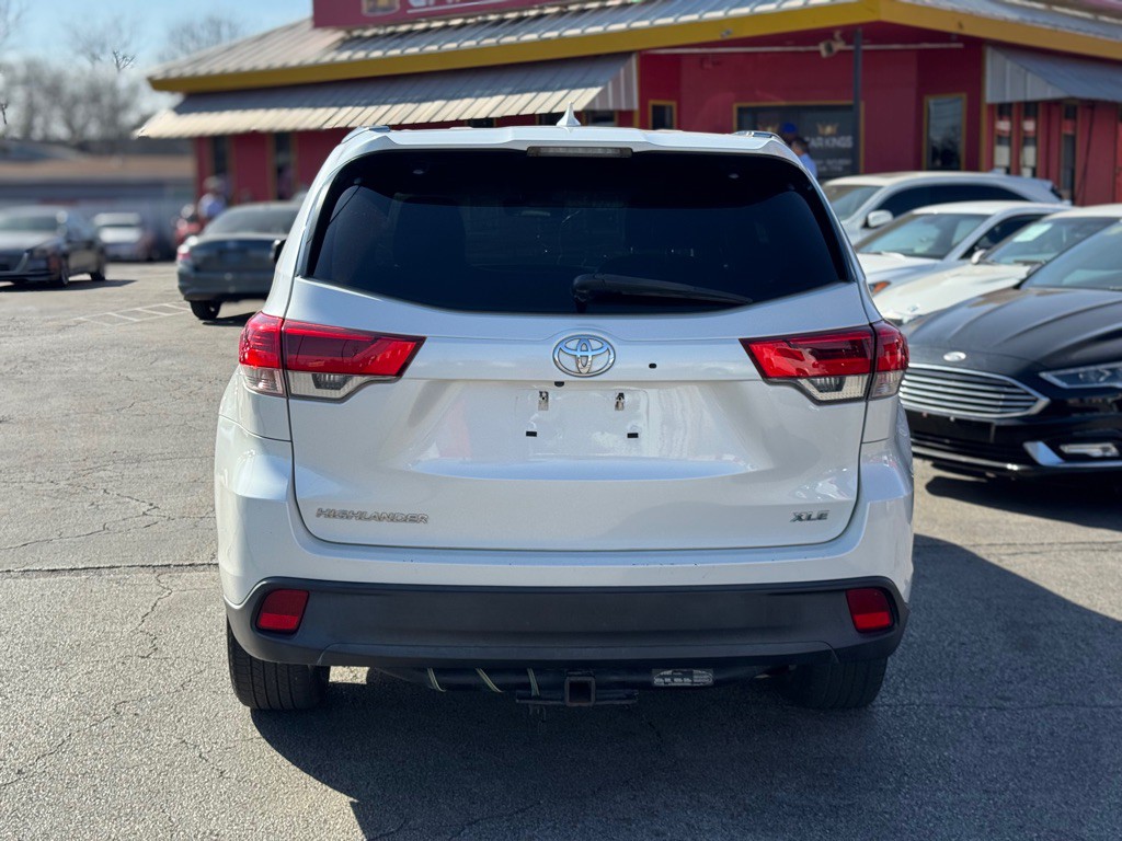 2018 Toyota Highlander Image 7