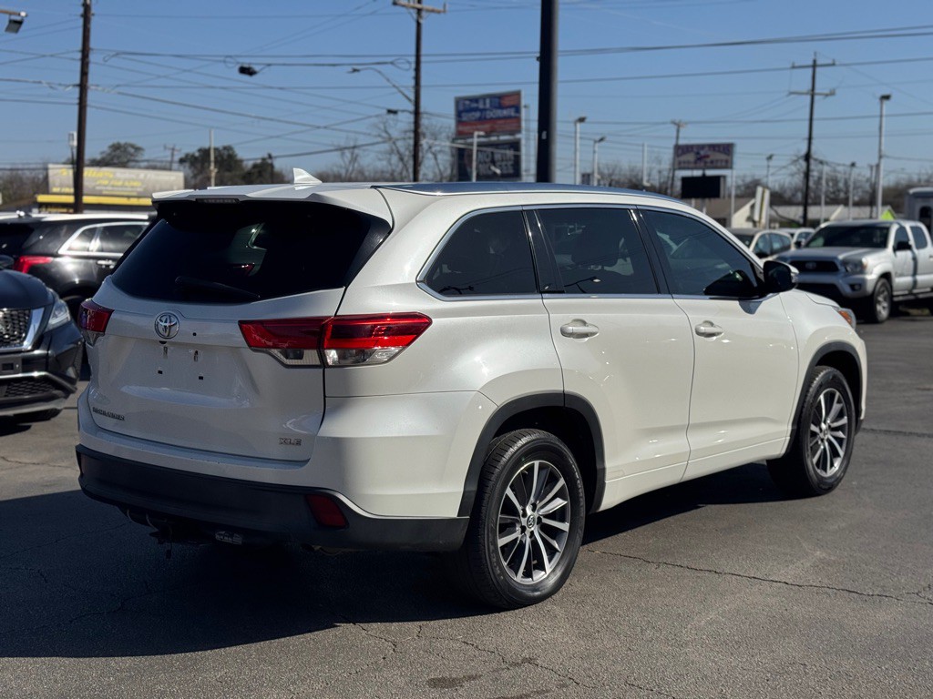 2018 Toyota Highlander Image 8