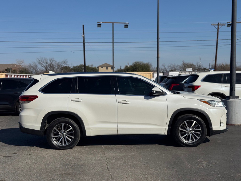2018 Toyota Highlander Image 9