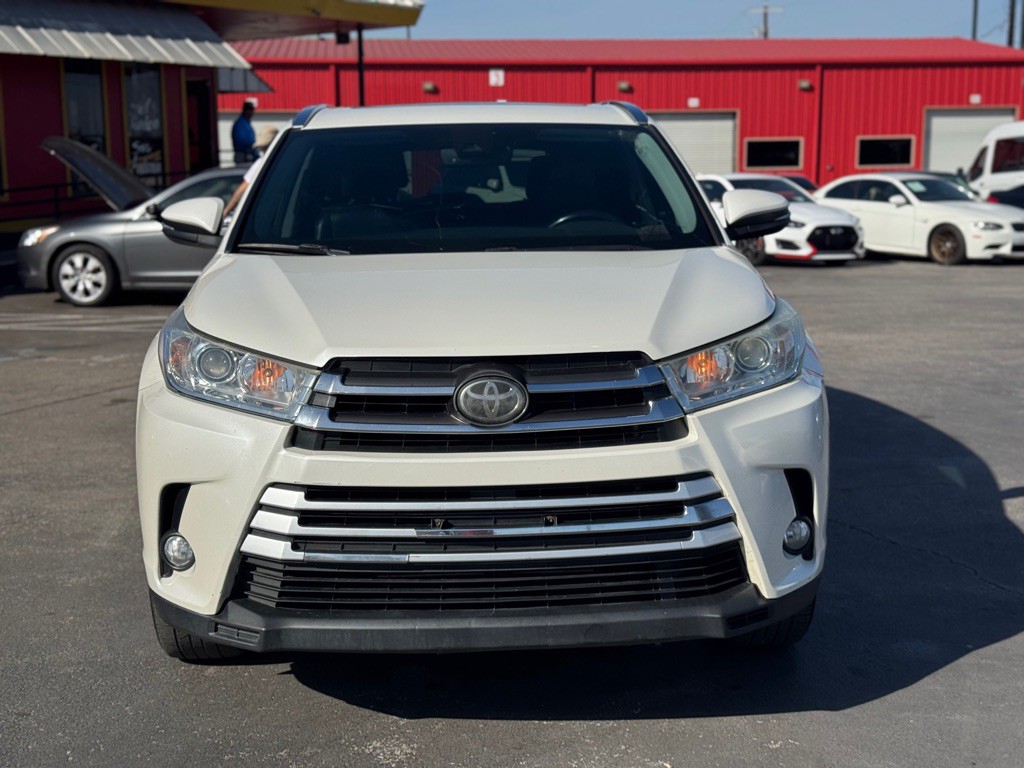 2018 Toyota Highlander Image 11