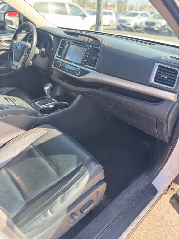 2018 Toyota Highlander Image 14