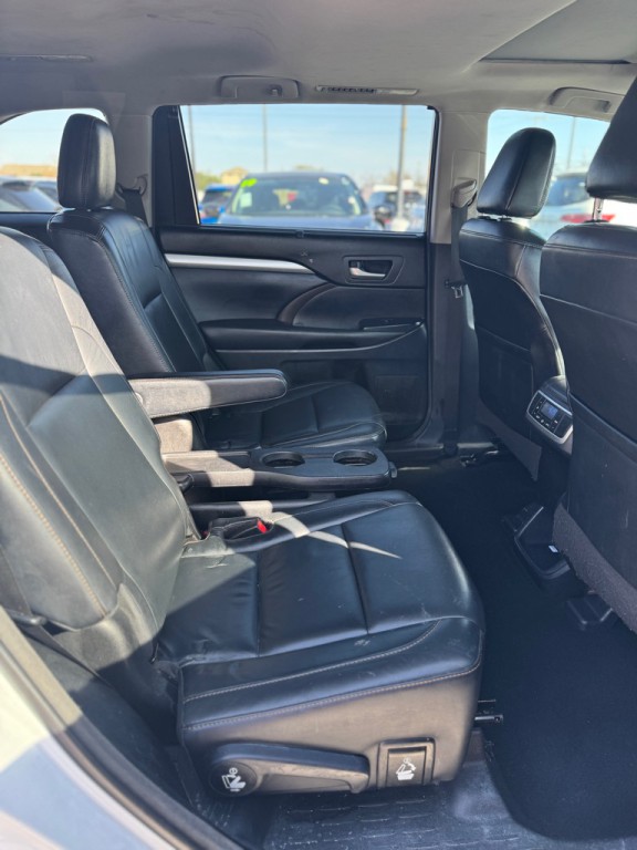 2018 Toyota Highlander Image 16