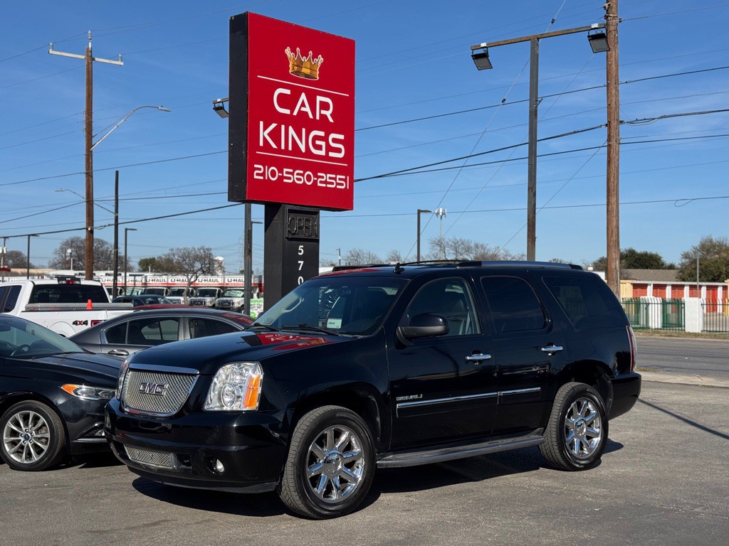 2011 GMC Yukon Image 2