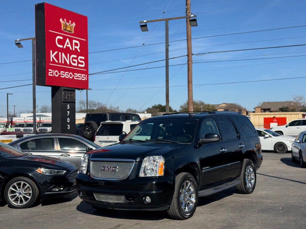 2011 GMC Yukon Image 3