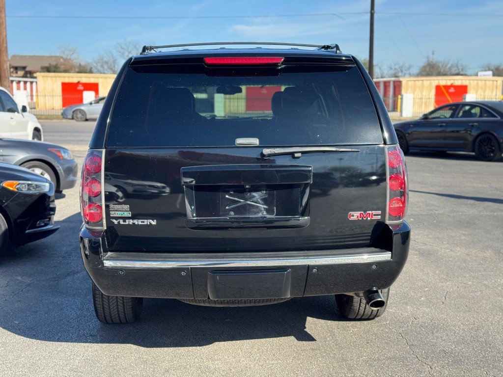 2011 GMC Yukon Image 8