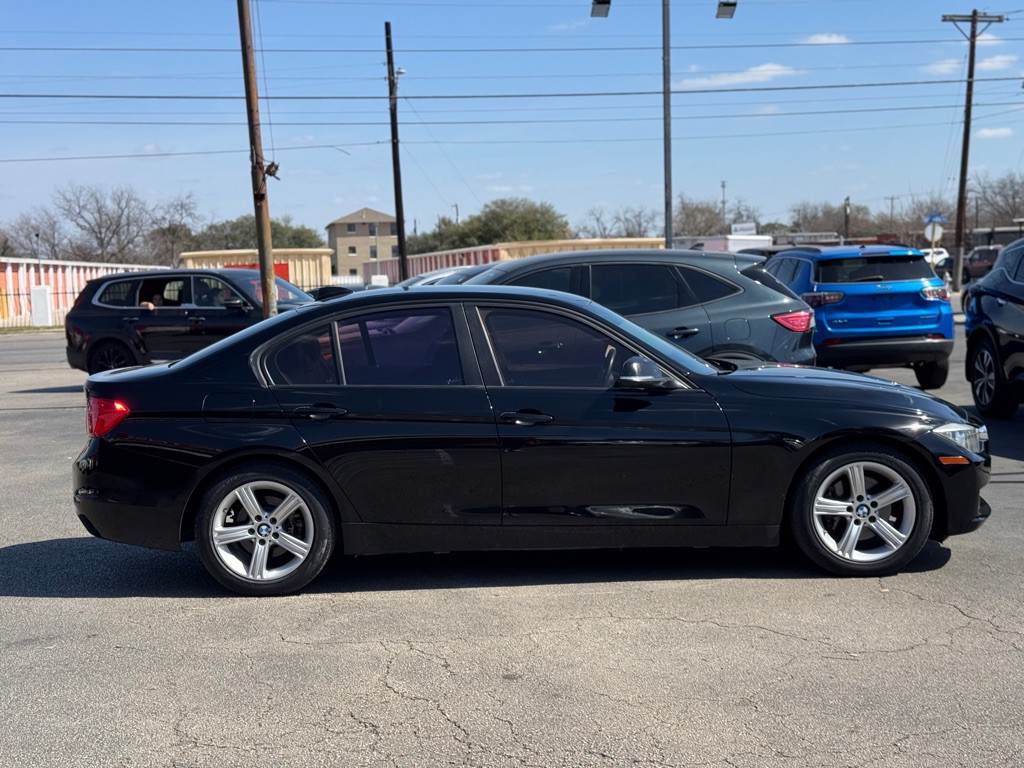 2014 BMW 3 Series Image 9