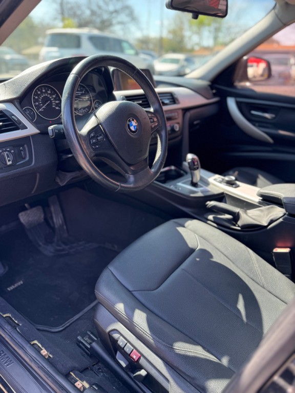 2014 BMW 3 Series Image 12