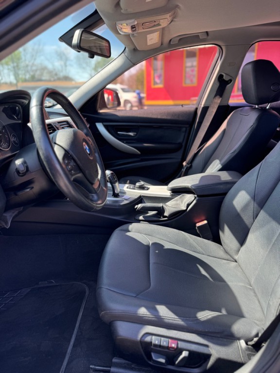 2014 BMW 3 Series Image 13