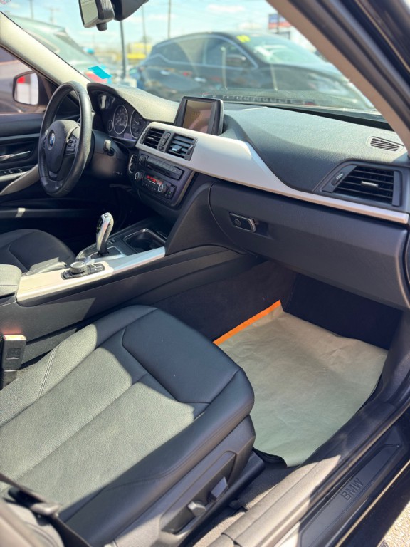 2014 BMW 3 Series Image 14