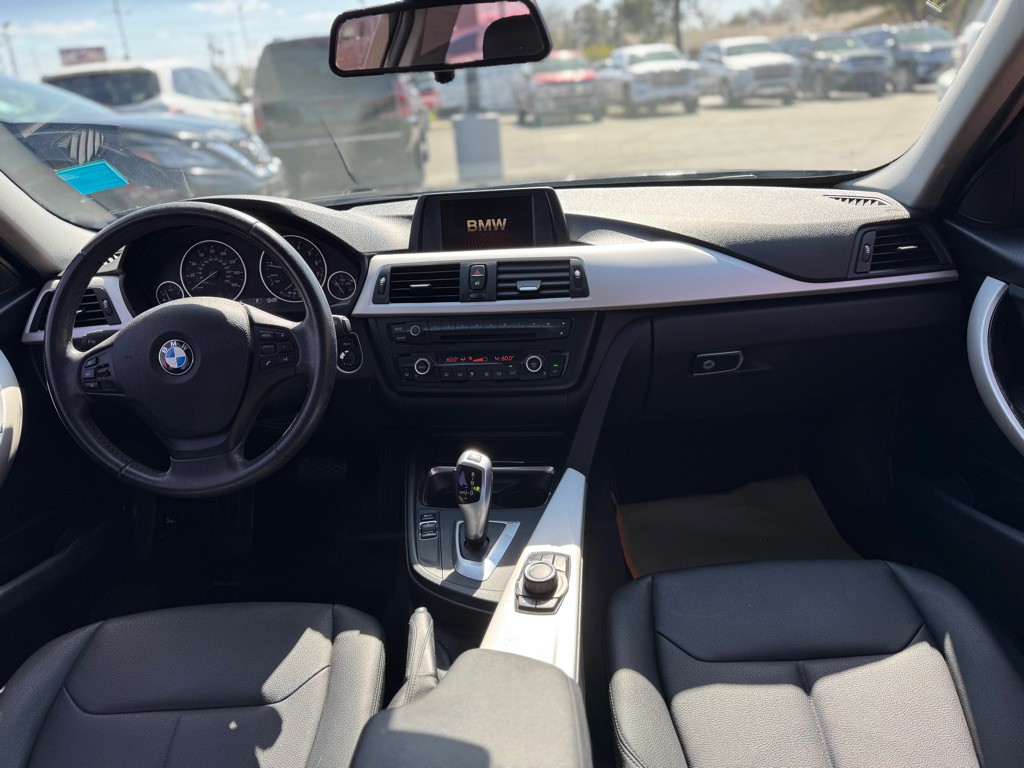 2014 BMW 3 Series Image 18