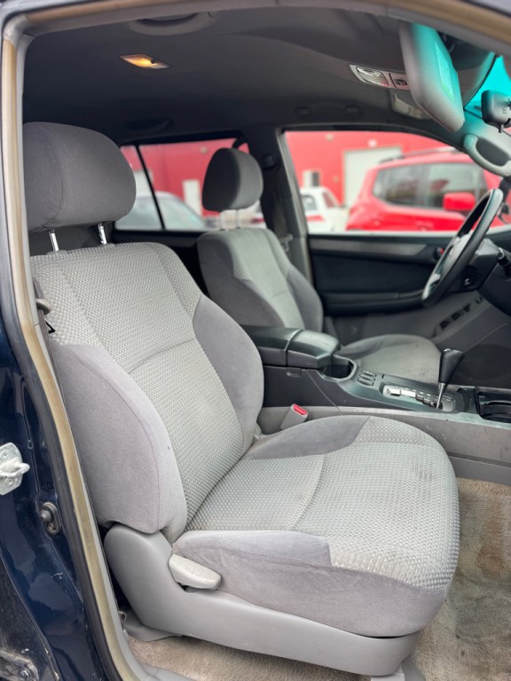 2004 Toyota 4Runner Image 16