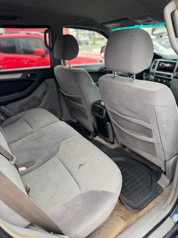 2004 Toyota 4Runner Image 18