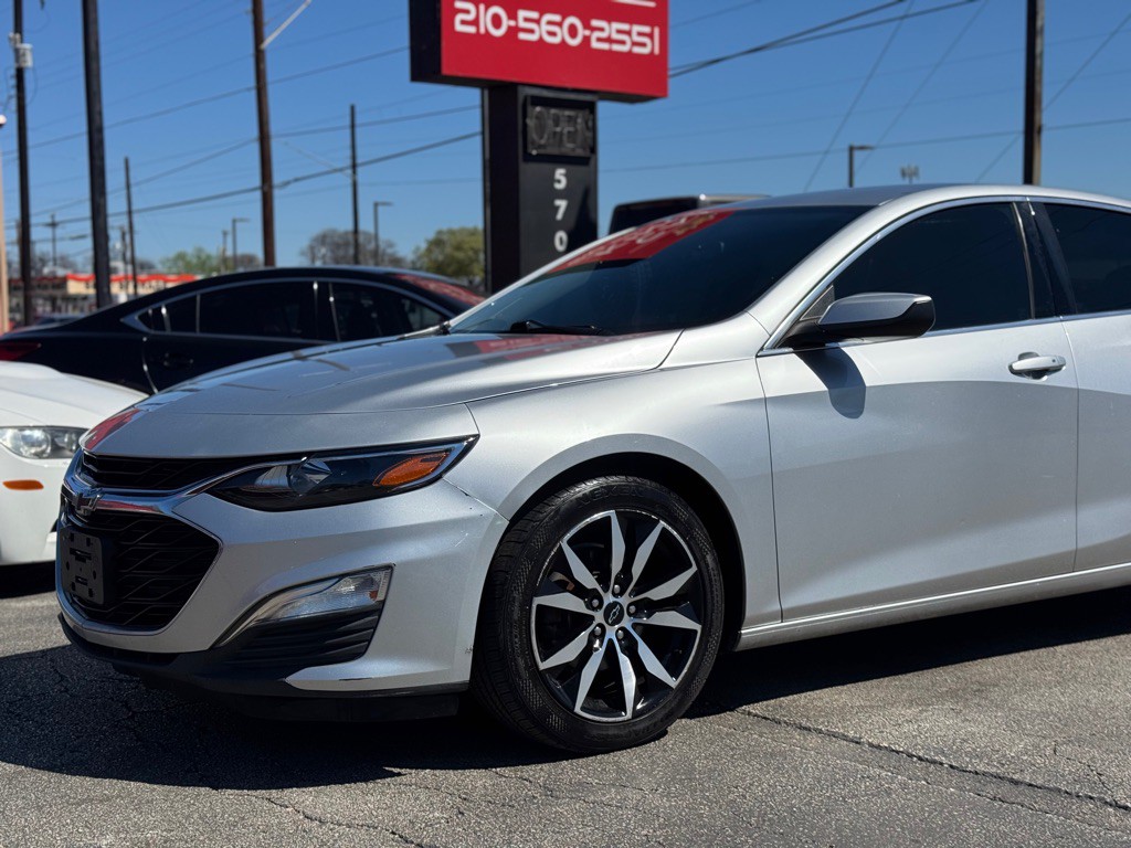 2021 Chevrolet Malibu Image 4