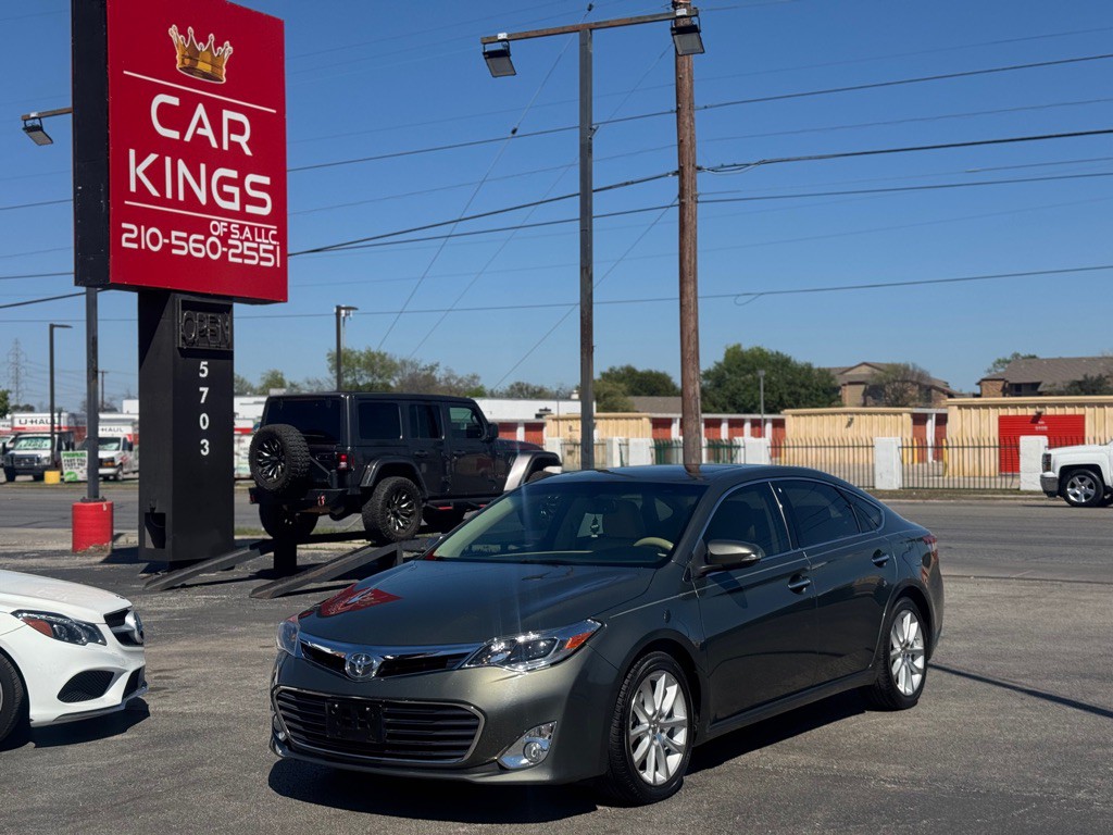 2013 Toyota Avalon Image 2