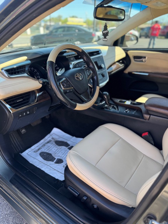 2013 Toyota Avalon Image 12