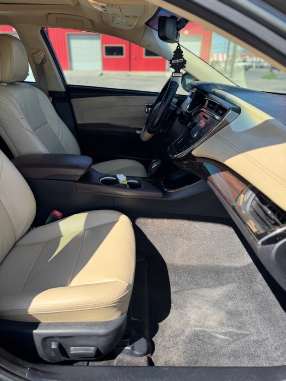 2013 Toyota Avalon Image 16