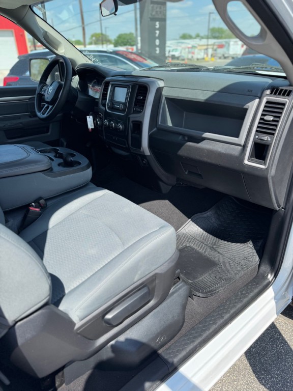 2017 RAM 1500 Image 16