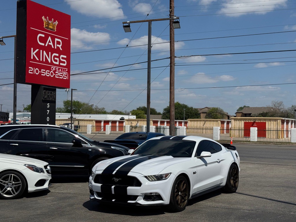 2017 Ford Mustang Image 2