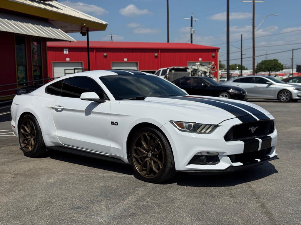 2017 Ford Mustang Image 12