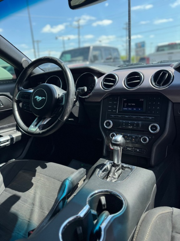 2017 Ford Mustang Image 21