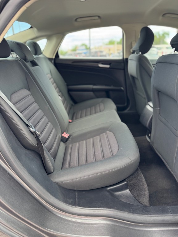 2018 Ford Fusion Image 16