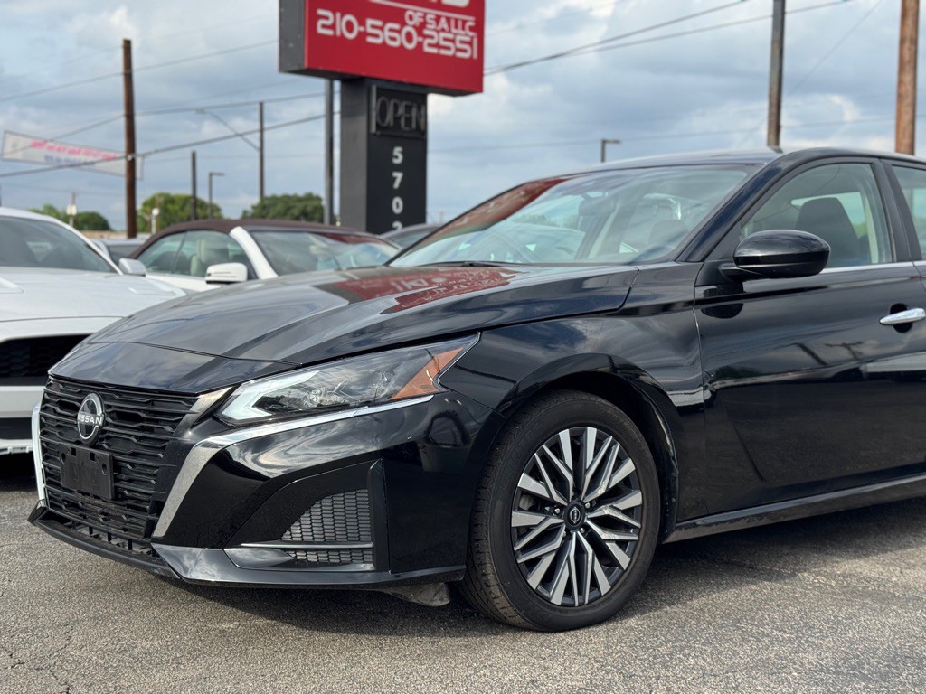 2023 Nissan Altima Image 4