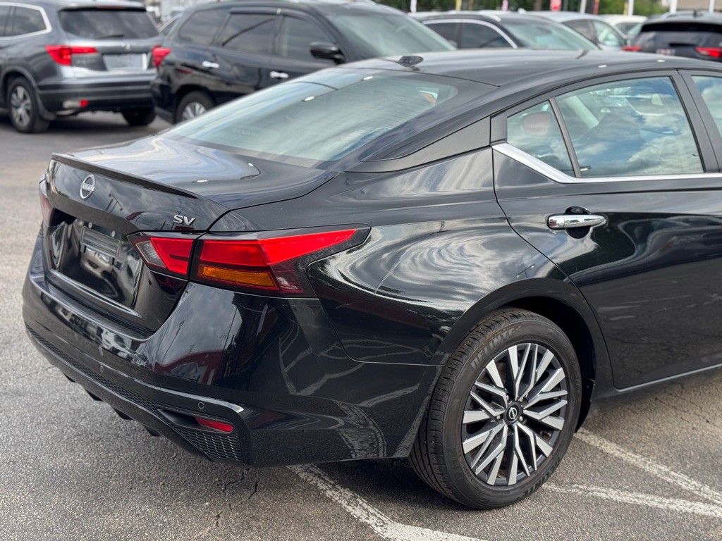2023 Nissan Altima Image 7