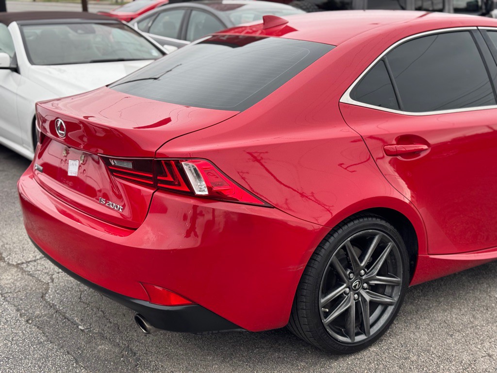 2016 Lexus IS Image 8