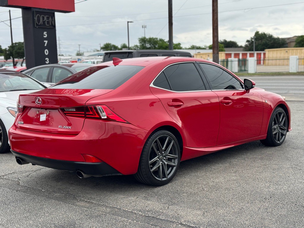 2016 Lexus IS Image 9