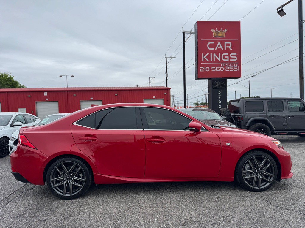 2016 Lexus IS Image 10