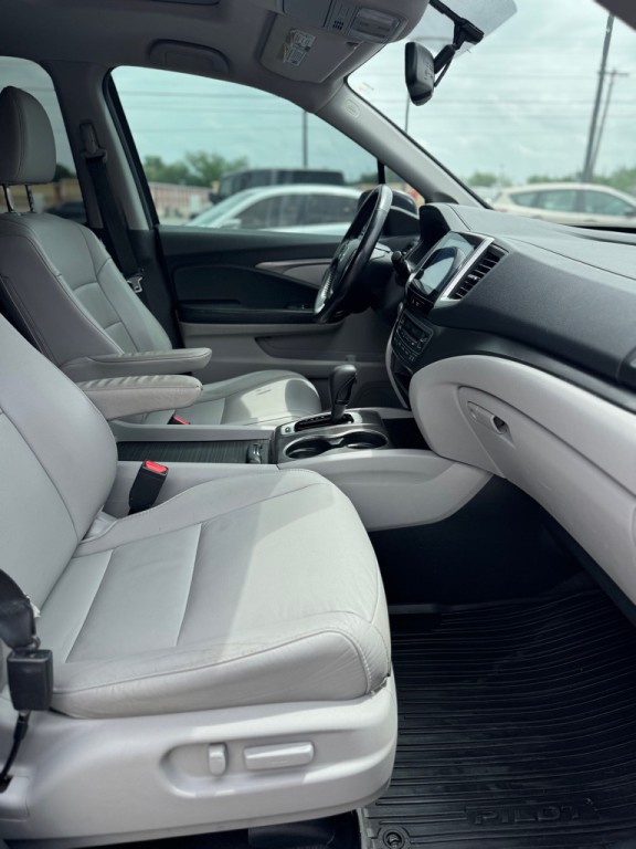 2016 Honda Pilot Image 16