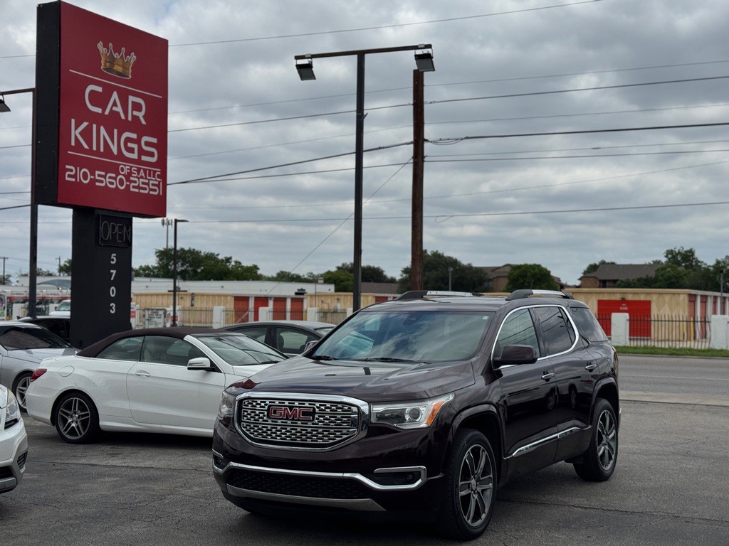 2017 GMC Acadia Image 2