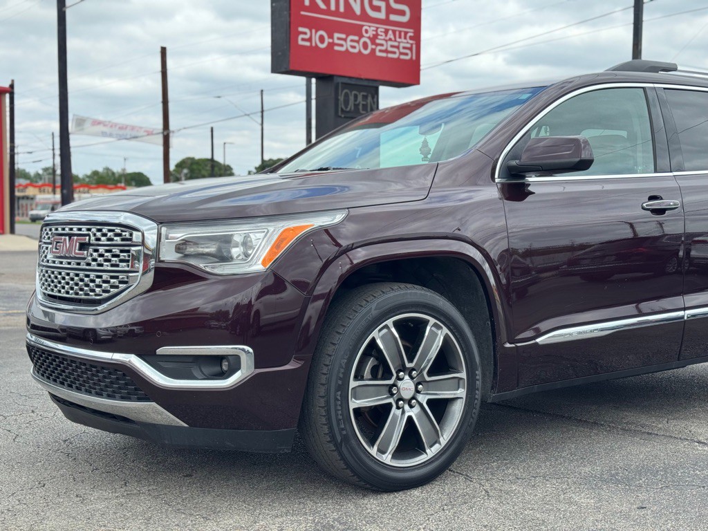 2017 GMC Acadia Image 4