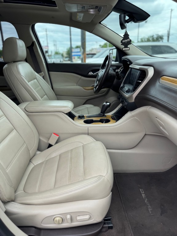 2017 GMC Acadia Image 15
