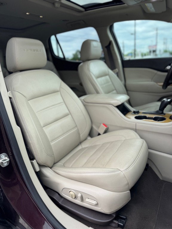 2017 GMC Acadia Image 16