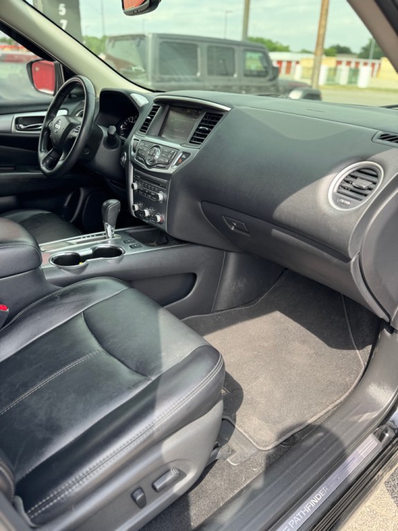 2019 Nissan Pathfinder Image 16