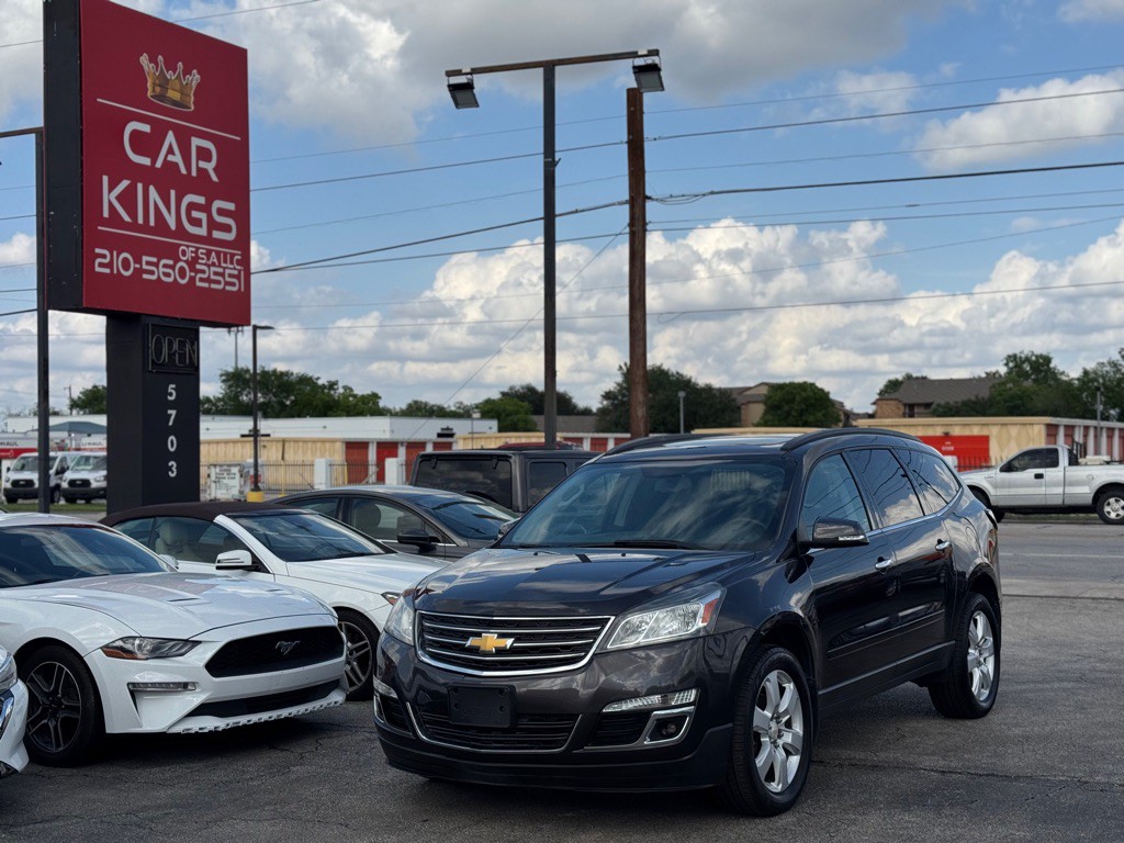 2017 Chevrolet Traverse Image 2